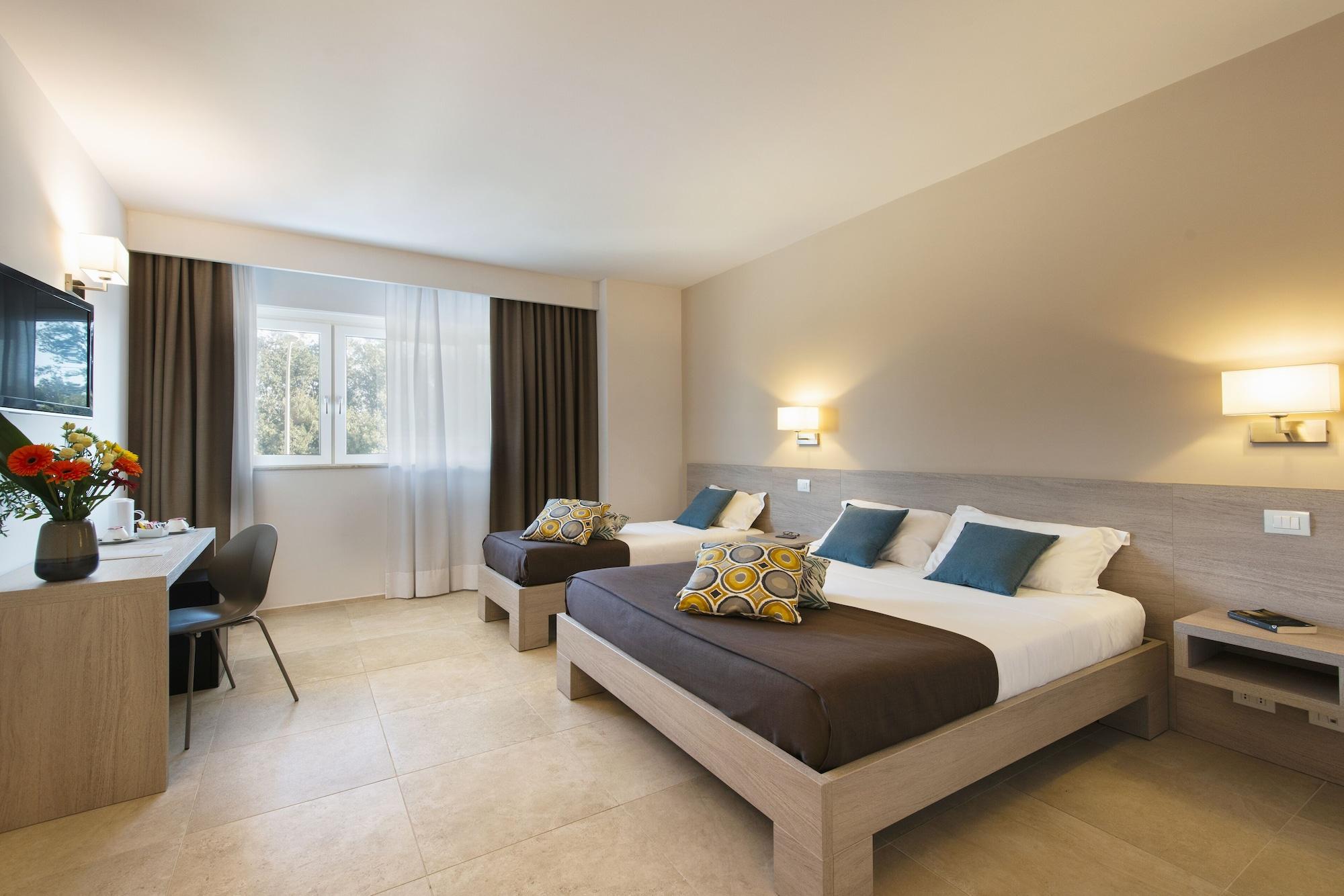 Hotel Dimorae Rooms And Suites - Apartments Чивитанова Марке Екстериор снимка