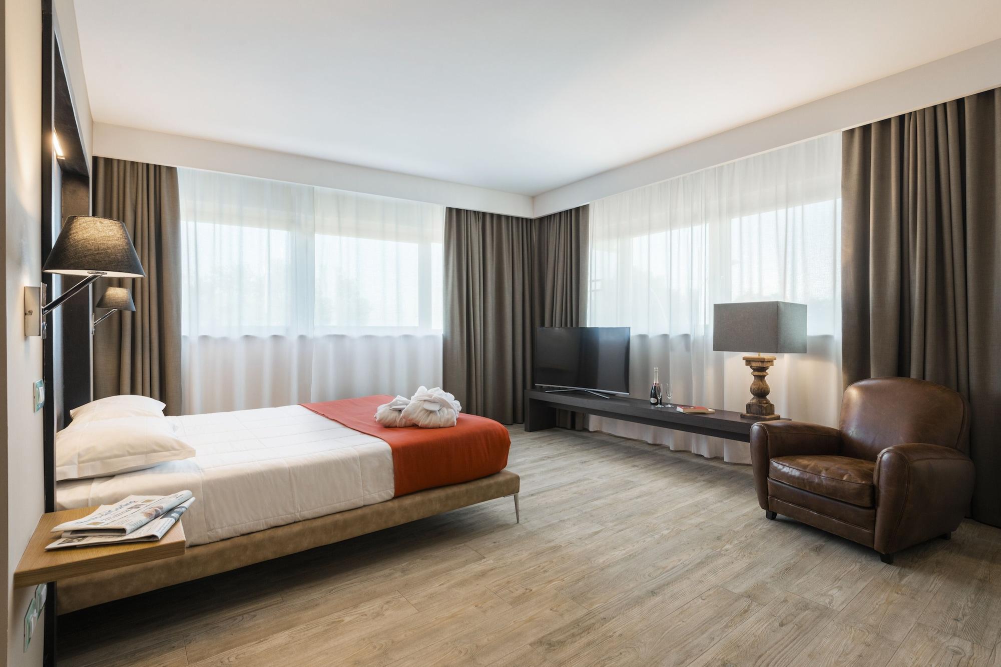 Hotel Dimorae Rooms And Suites - Apartments Чивитанова Марке Екстериор снимка