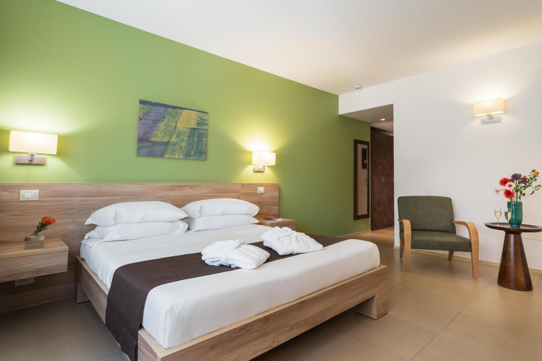 Hotel Dimorae Rooms And Suites - Apartments Чивитанова Марке Екстериор снимка