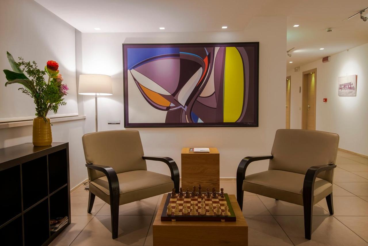 Hotel Dimorae Rooms And Suites - Apartments Чивитанова Марке Екстериор снимка