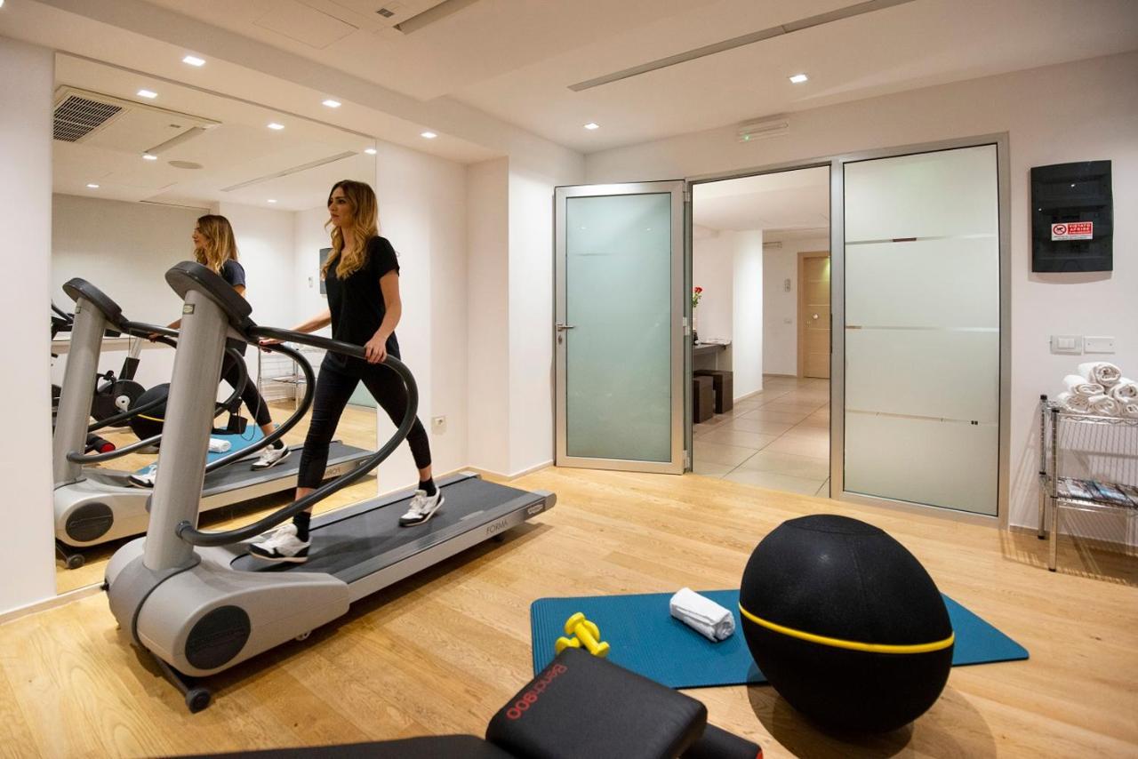 Hotel Dimorae Rooms And Suites - Apartments Чивитанова Марке Екстериор снимка